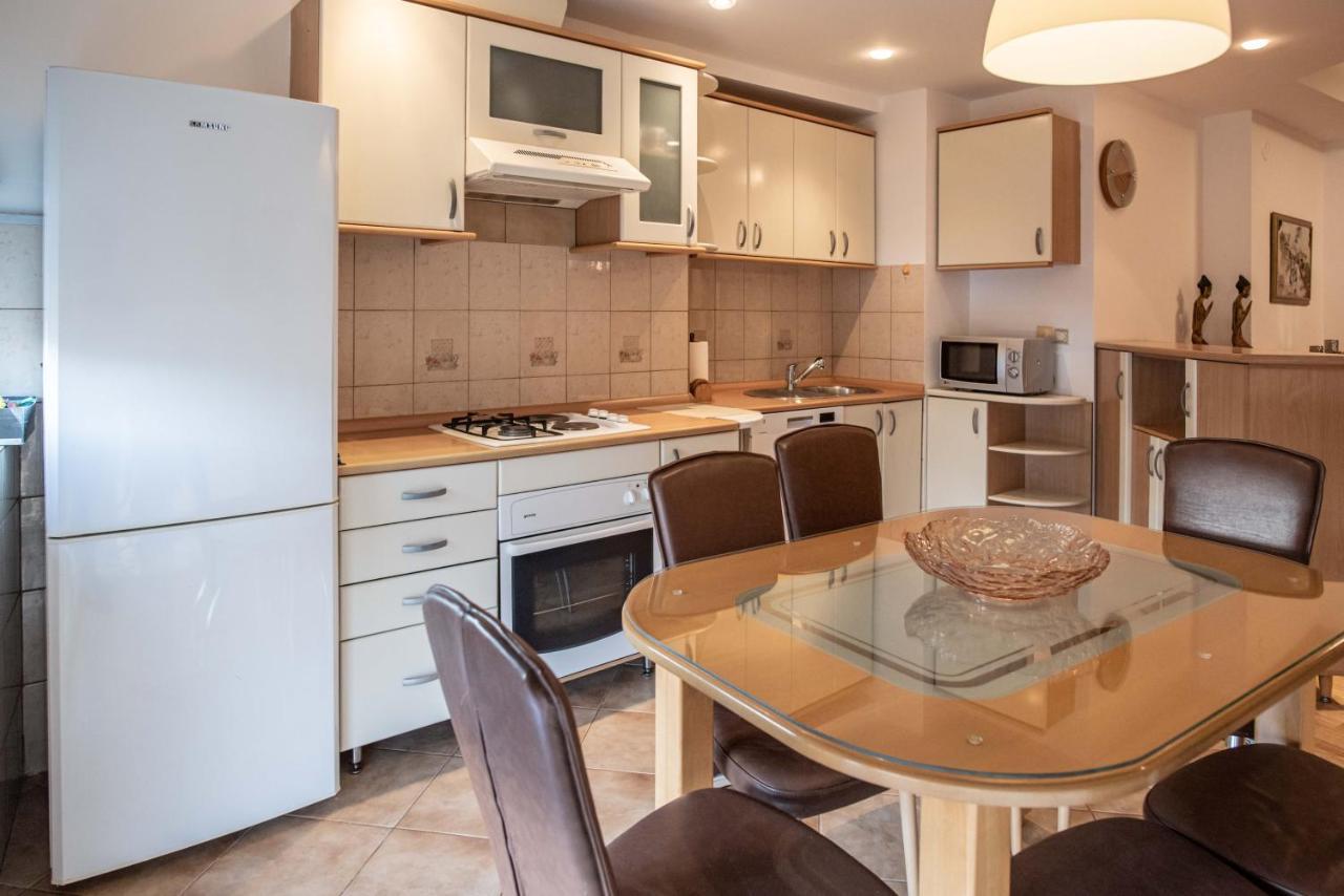 Apartment Emilija Skopje Buitenkant foto