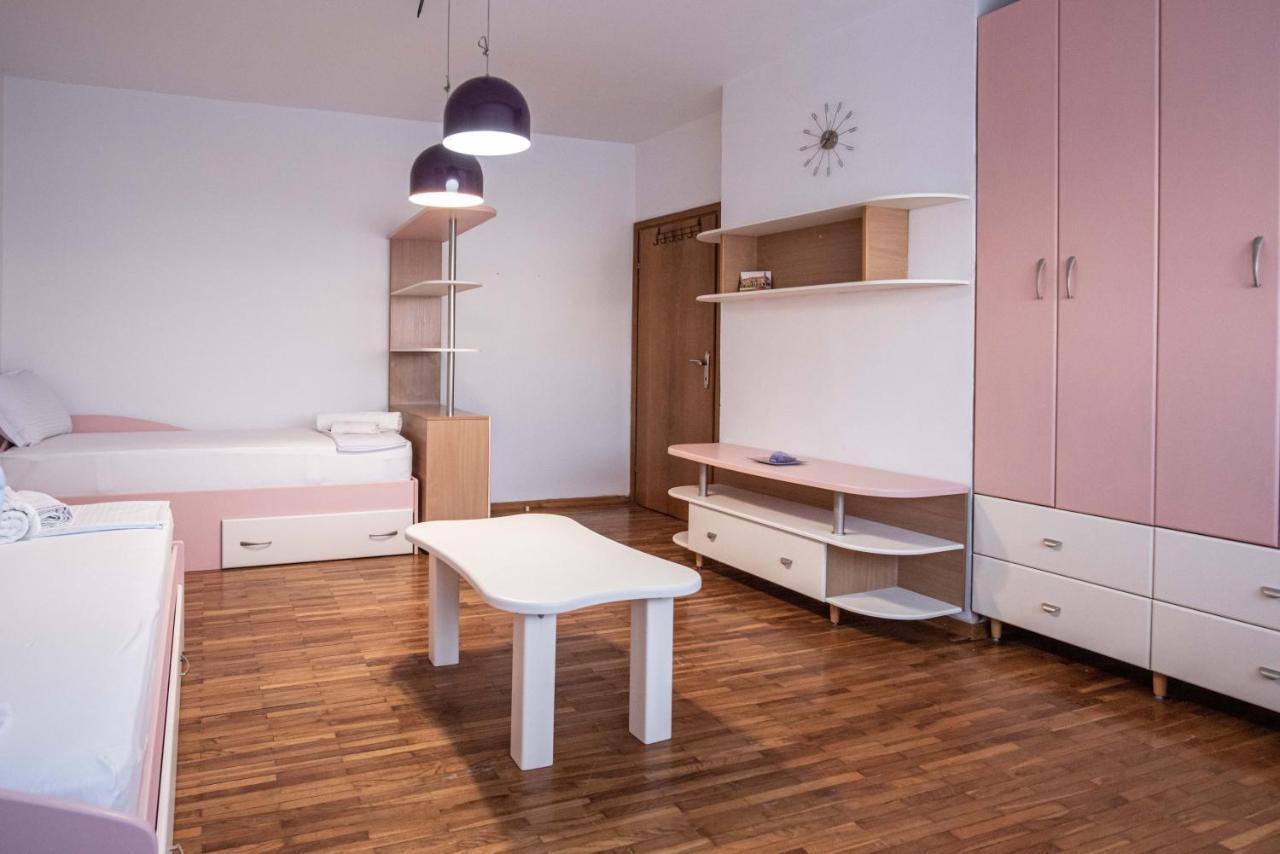 Apartment Emilija Skopje Buitenkant foto
