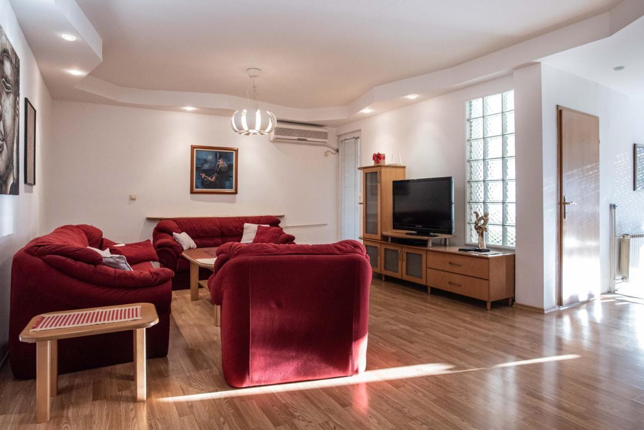 Apartment Emilija Skopje Buitenkant foto