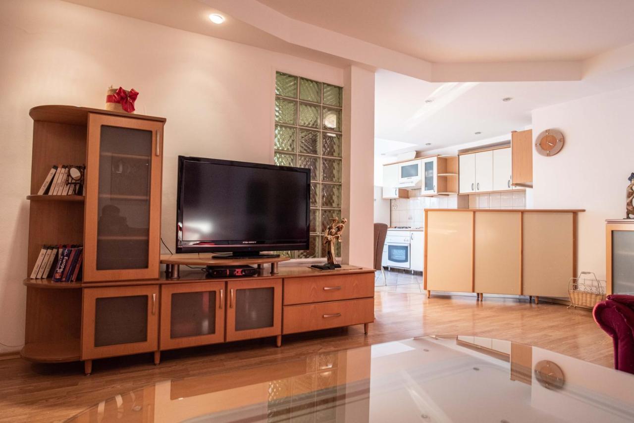 Apartment Emilija Skopje Buitenkant foto