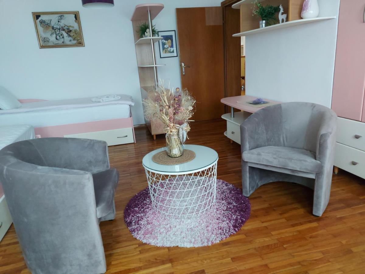 Apartment Emilija Skopje Buitenkant foto
